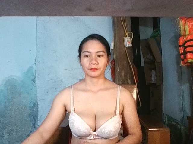 EllaShow93 live cam on BongaCams