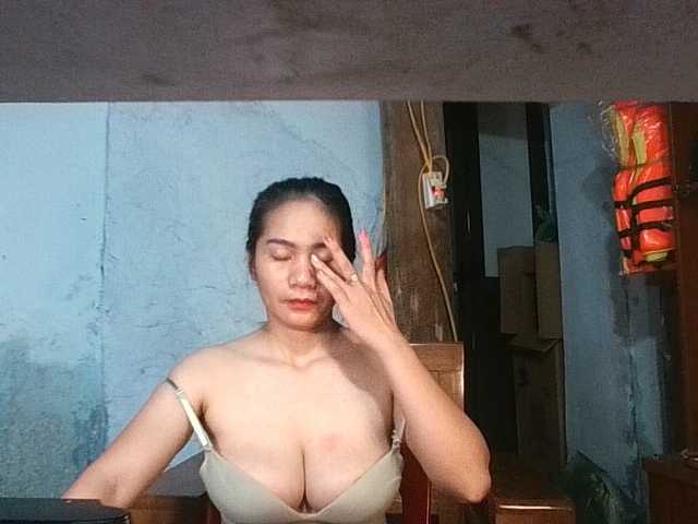 EllaShow93 live cam on BongaCams
