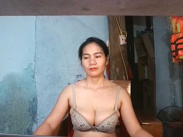 EllaShow93 — live female cam