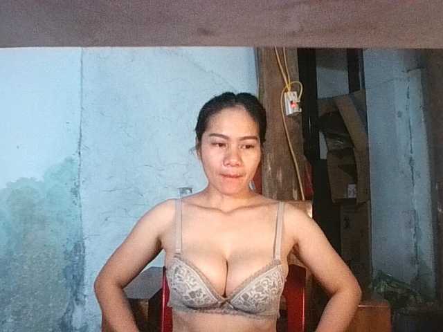 EllaShow93 live cam on BongaCams