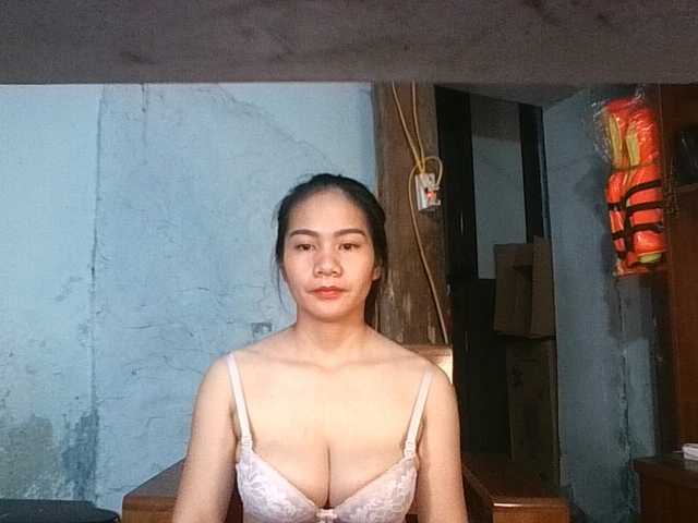 EllaShow93 live webcam show