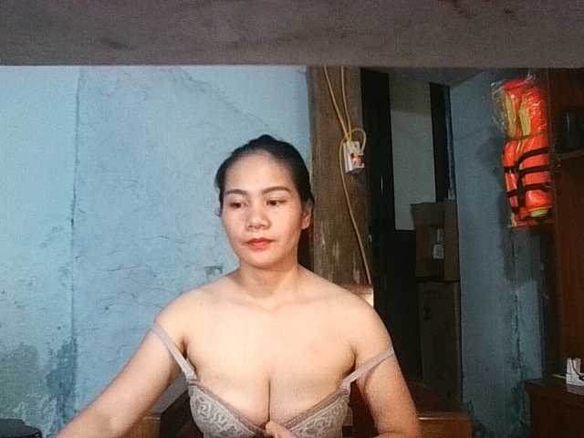EllaShow93 live webcam show