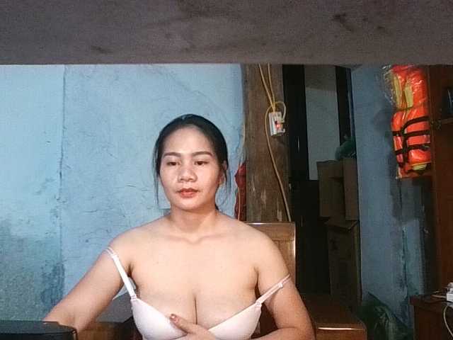 EllaShow93 live cam on BongaCams
