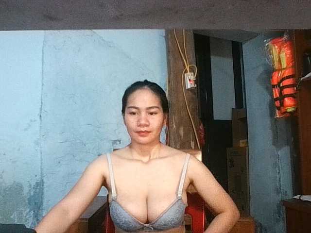 EllaShow93 Live Cam on BongaCams