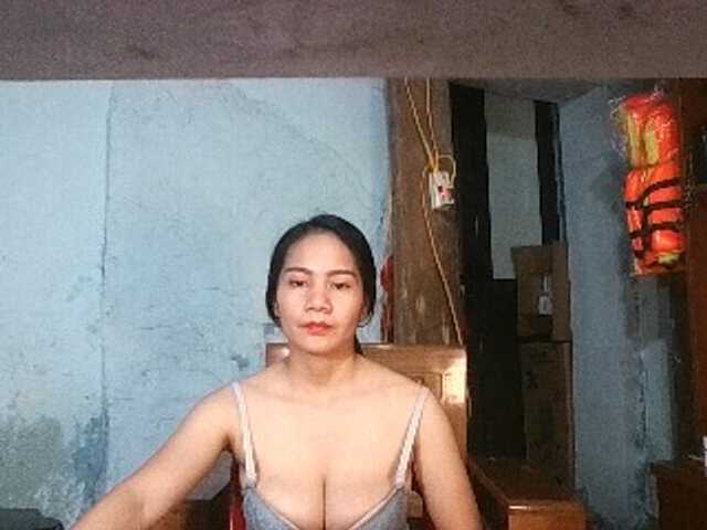 EllaShow93 live webcam show