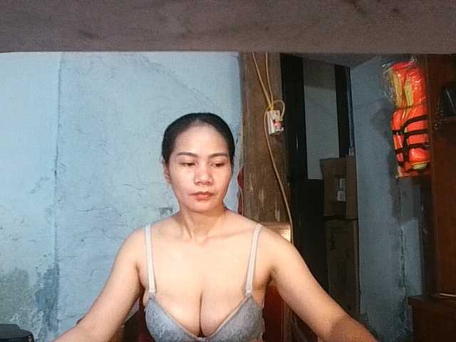 EllaShow93 live cam on BongaCams