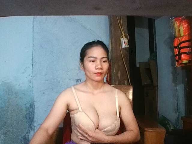 EllaShow93 live cam on BongaCams