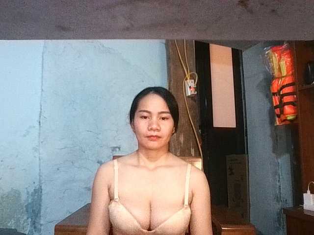 EllaShow93 live cam on BongaCams