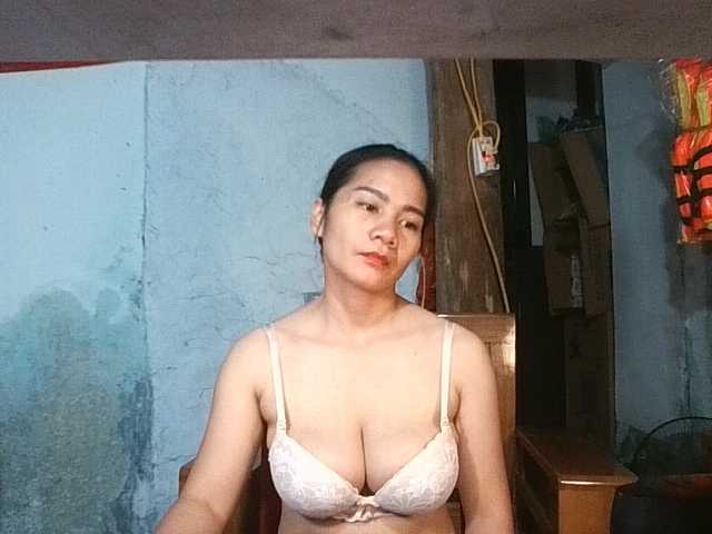 EllaShow93 live cam on BongaCams