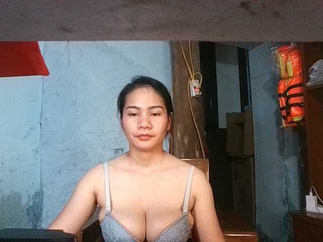 EllaShow93 live cam on BongaCams