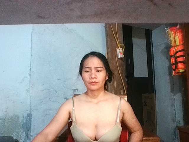 EllaShow93 live cam on BongaCams