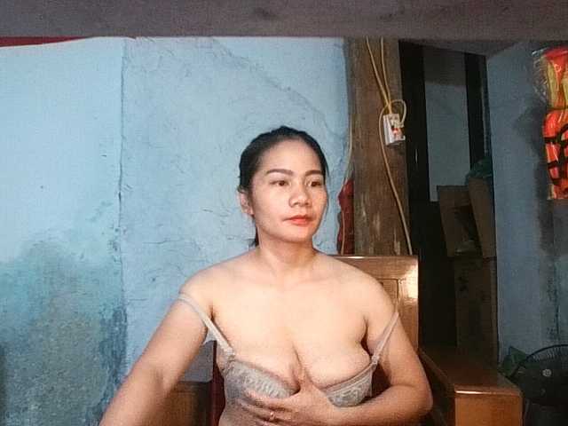 EllaShow93 live cam on BongaCams