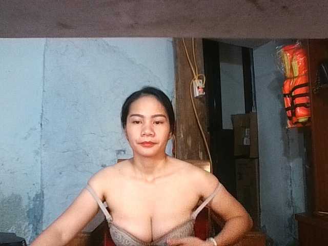 EllaShow93 live cam on BongaCams