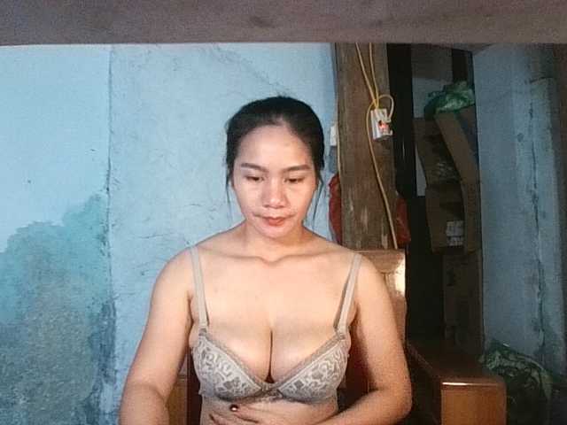 EllaShow93 live cam on BongaCams