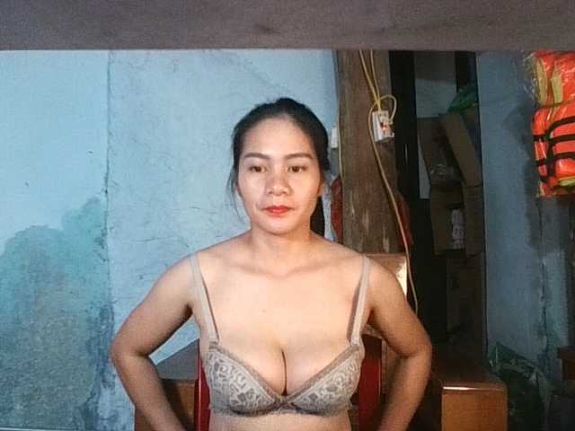 EllaShow93 live cam on BongaCams