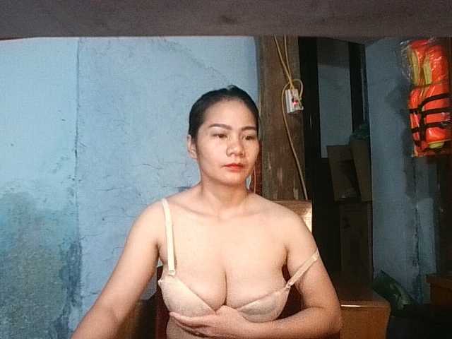 EllaShow93 live cam on BongaCams