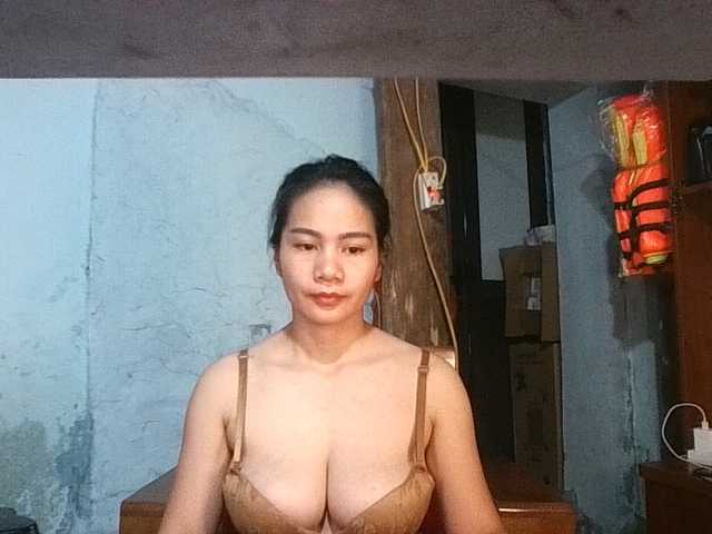 EllaShow93 live cam on BongaCams