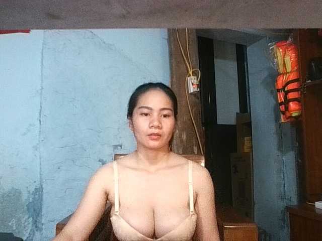 EllaShow93 live cam on BongaCams