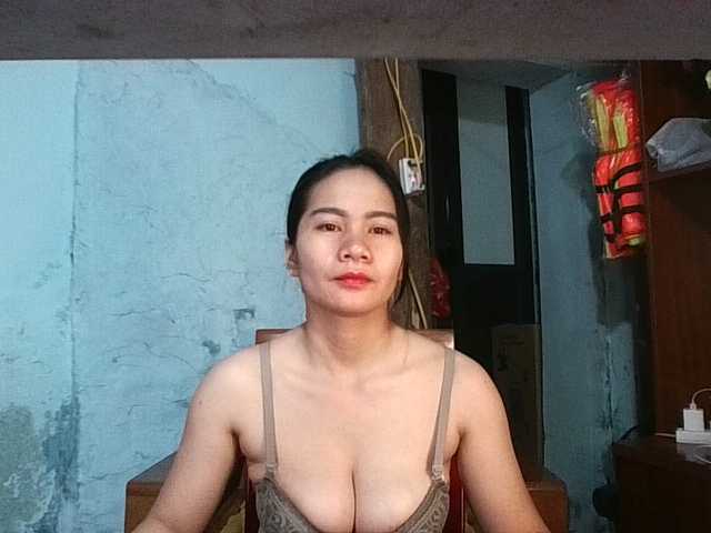 EllaShow93's BongaCams show and profile