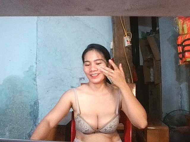 EllaShow93 — live female cam