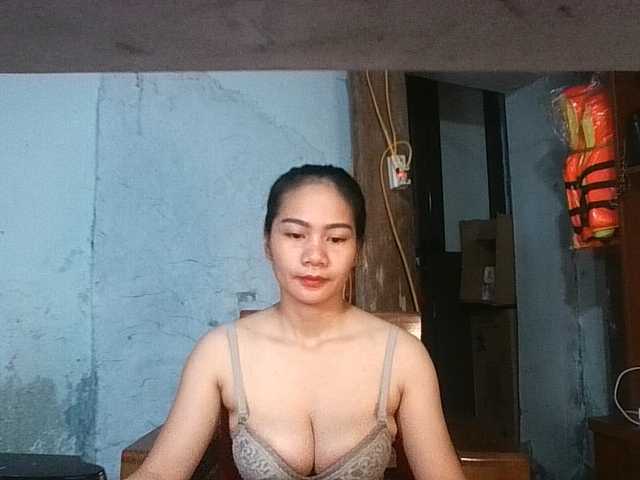 EllaShow93 live webcam show