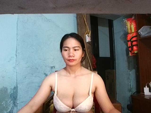 EllaShow93's BongaCams show and profile