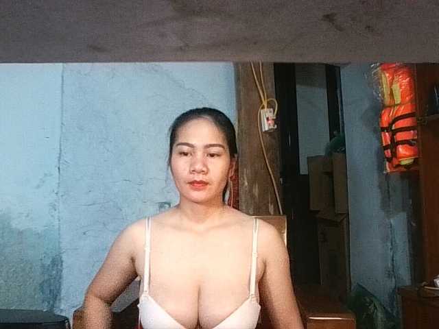 EllaShow93 live cam on BongaCams