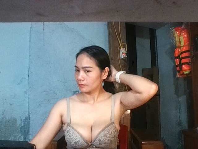 EllaShow93 live webcam show