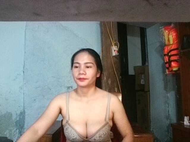 EllaShow93 live webcam show