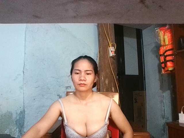 EllaShow93 live cam on BongaCams