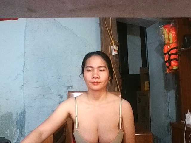 EllaShow93 live cam on BongaCams