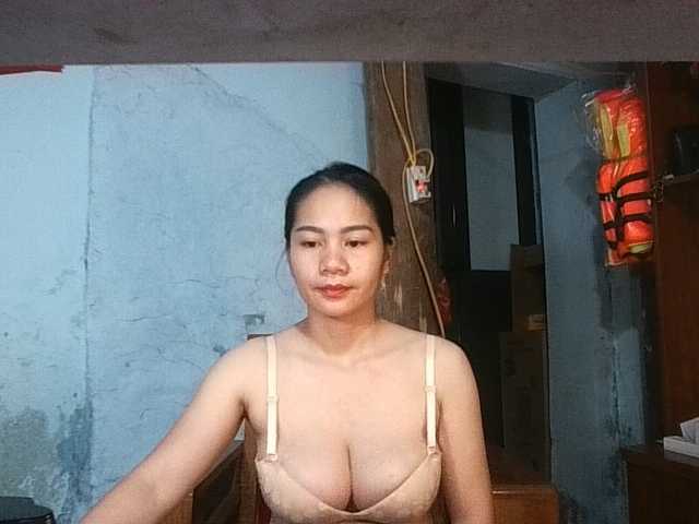 EllaShow93 live cam on BongaCams