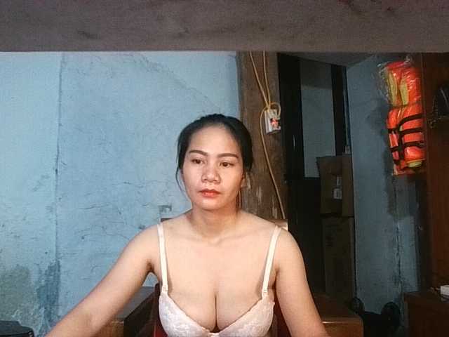 EllaShow93 live cam on BongaCams