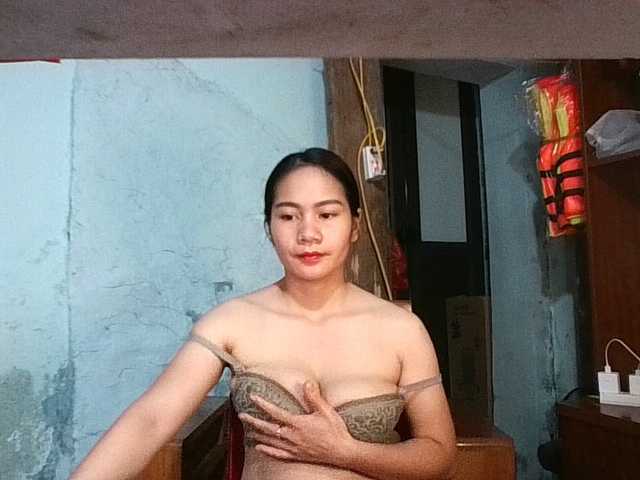 EllaShow93's BongaCams show and profile