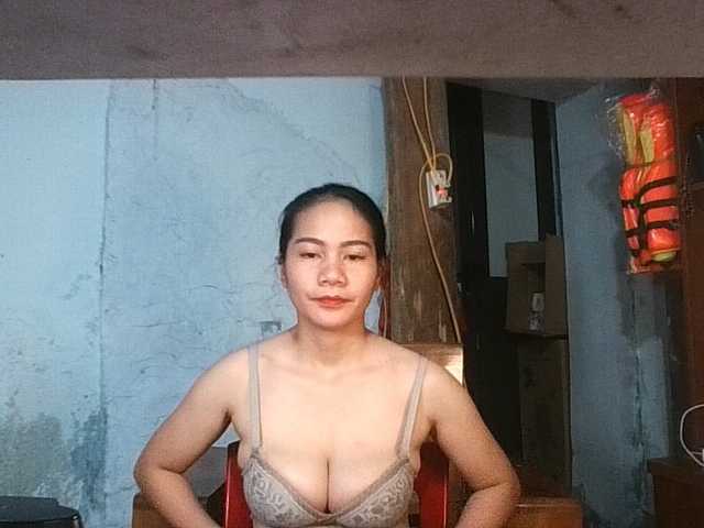 EllaShow93 live cam on BongaCams