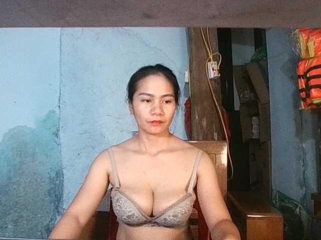 EllaShow93 live cam on BongaCams