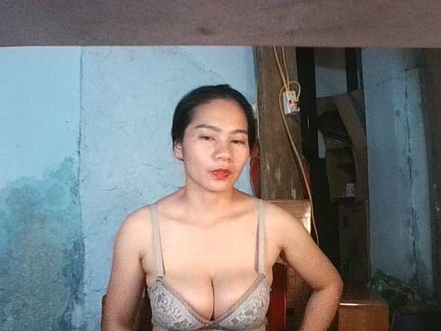 EllaShow93 live cam on BongaCams