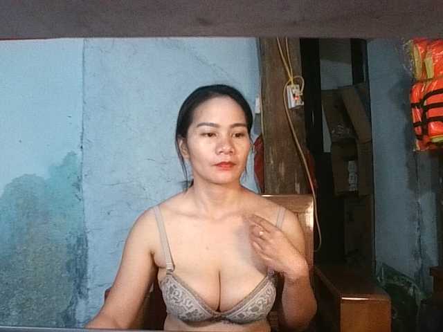EllaShow93 live cam on BongaCams