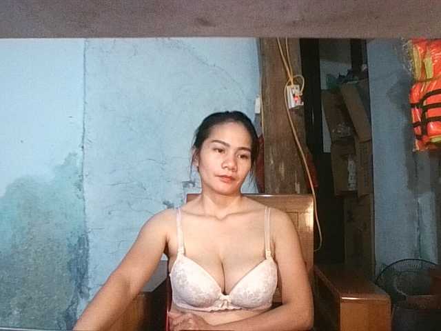 EllaShow93 live cam on BongaCams