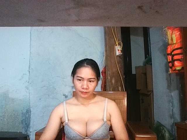 EllaShow93 live cam on BongaCams