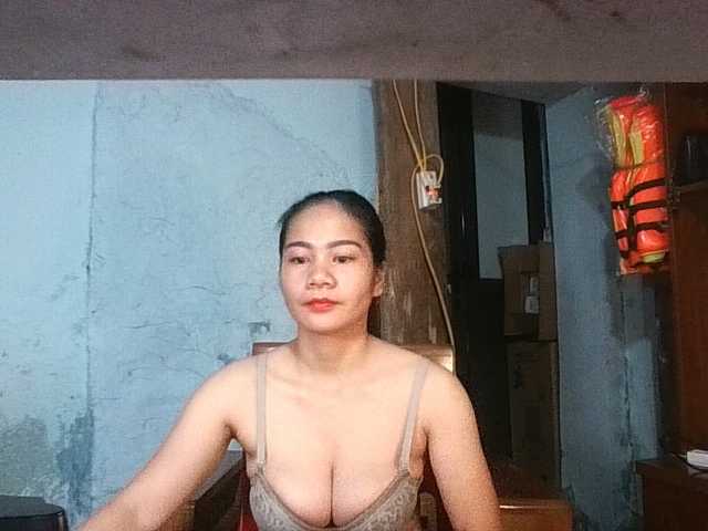 EllaShow93 live cam on BongaCams
