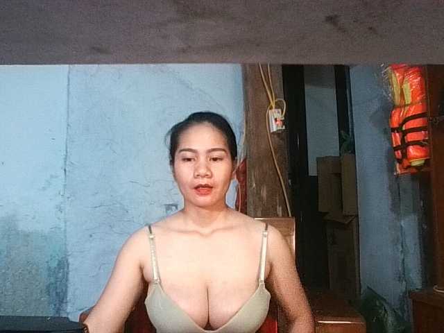 EllaShow93 live cam on BongaCams