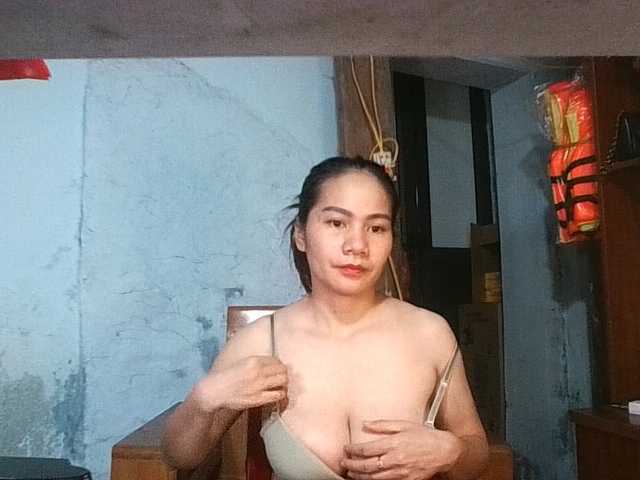 EllaShow93 live cam on BongaCams