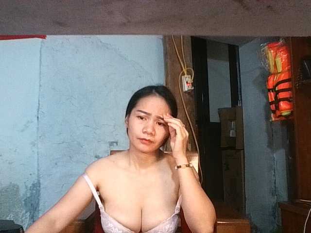 EllaShow93 live cam on BongaCams