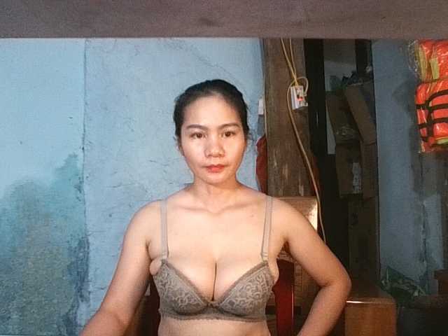 EllaShow93 live cam on BongaCams