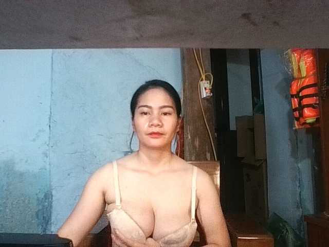 EllaShow93 live cam on BongaCams