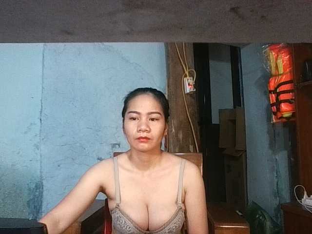 EllaShow93 live cam on BongaCams