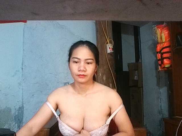 EllaShow93 live cam on BongaCams