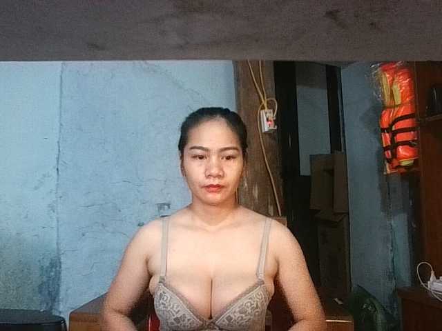 EllaShow93 live cam on BongaCams