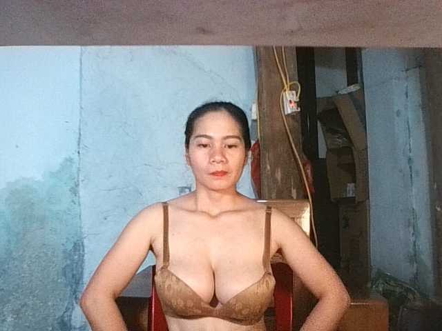 EllaShow93 live cam on BongaCams